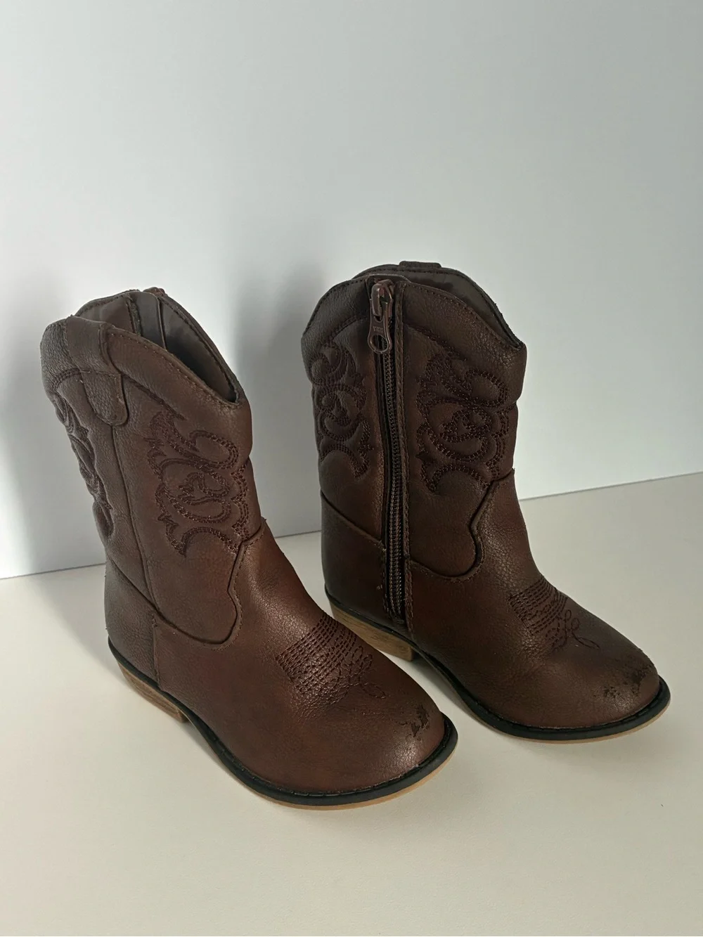Cat & Jack Kids US 8 Brown Western Ankle Boots Round Toe Side Zip